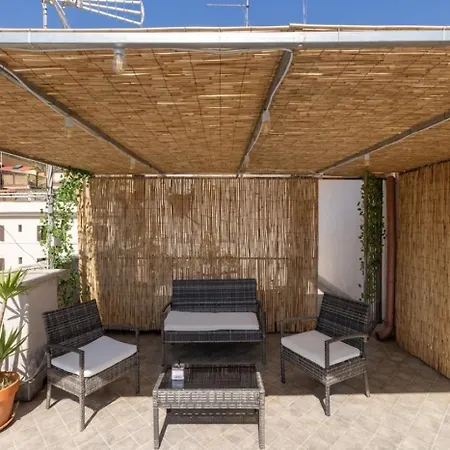Smart Rooftop Monti Apartmán